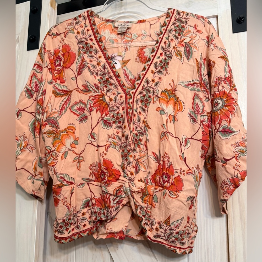 NWT Lola P New York Size Large Celebrate Life Floral Beauty